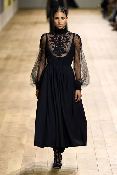 Look 54
